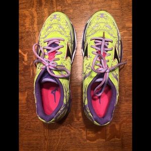 Mizuno Wave Creation 16 Running Shoe